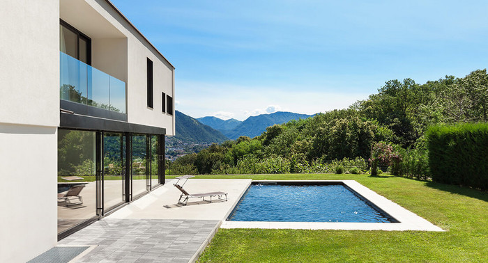 Haus mit Garten Sommer