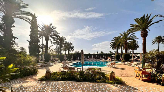 Hotel Poolanlage in Marrakesch