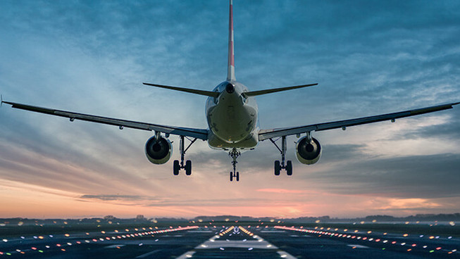 Flugzeug im Landeanflug
